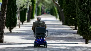 Persona mayor con movilidad reducida