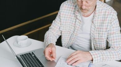 Hacienda inicia la devolución de los fondos que debía a estos jubilados en España