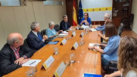 García y la Plataforma de Mayores y Pensionistas abogan por implementar un Plan Nacional de Prevención de Caídas García y la Plataforma de Mayores y Pensionistas abogan por implementar un Plan Nacional de Prevención de Caídas