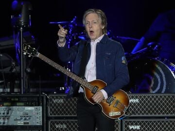 Paul McCartney durante un concierto