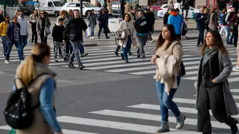 Gente caminando Gente caminando