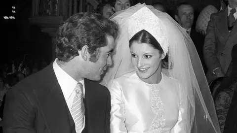 Carmina Ordóñez el día de su boda, en 1973, con su primer marido, el torero Francisco Rivera, 'Paquirri'. Carmina Ordóñez el día de su boda, en 1973, con su primer marido, el torero Francisco Rivera, 'Paquirri'.