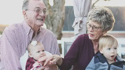 Lanzan una campaña #MisAbuelosMisHéroes para homenajear a las personas mayores Lanzan una campaña #MisAbuelosMisHéroes para homenajear a las personas mayores