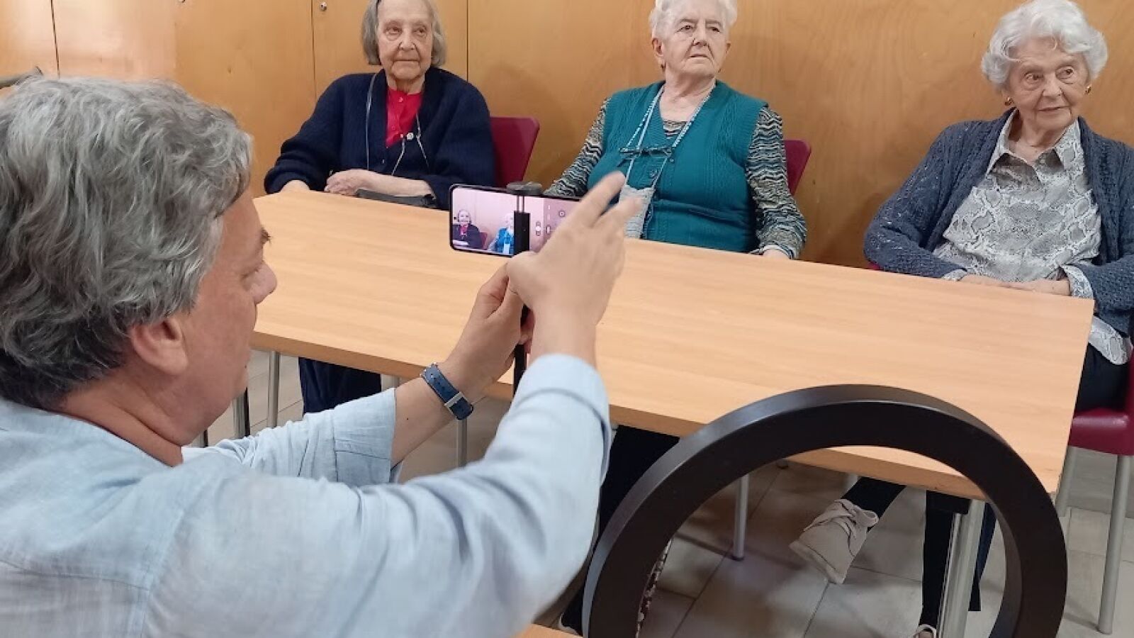 Lanzan una campaña para que mayores hagan videos que cuenten historias y tradiciones locales