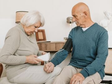 La esperanza de vida en Espa&ntilde;a se recupera tras la pandemia