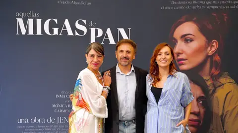 Las actrices Mónica Bardem (derecha) y Carmen Ibeas (izquierda) junto al actor José Mota durante la presentación de las Jornadas de concienciación sobre el Alzheimer Las actrices Mónica Bardem (derecha) y Carmen Ibeas (izquierda) junto al actor José Mota durante la presentación de las Jornadas de concienciación sobre el Alzheimer