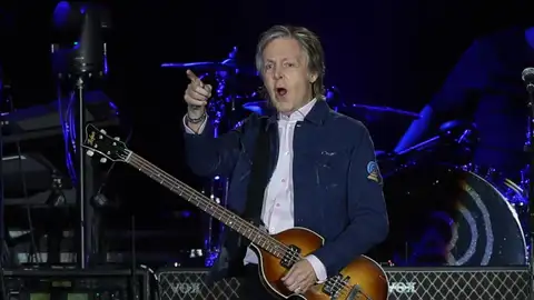 Paul McCartney durante un concierto en Santiago de Chile en marzo de 2019. Paul McCartney durante un concierto en Santiago de Chile en marzo de 2019.