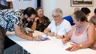 El éxito de Reconectados: Forma a más de 28.000 personas mayores en competencias digitales en un año El éxito de Reconectados: Forma a más de 28.000 personas mayores en competencias digitales en un año