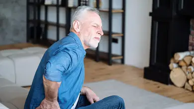 Dolor en la zona lumbar: el ejercicio diario que te puede ayudar a aliviarlo Dolor en la zona lumbar: el ejercicio diario que te puede ayudar a aliviarlo