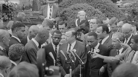 Martin Luther King en 1963 tras reunirse con Kennedy Martin Luther King en 1963 tras reunirse con Kennedy