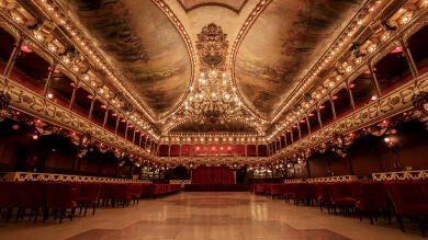 La sala de baile más antigua de Europa pervive en España por el tesón de su dueña de siempre
