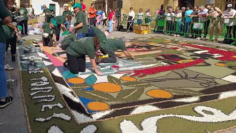 El Festival Internacional de las Flores Flora ha homenajeado con una alfombra floral al pintor Julio Romero de Torres El Festival Internacional de las Flores Flora ha homenajeado con una alfombra floral al pintor Julio Romero de Torres