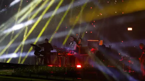 Jean-Michel Jarre durante una actuación Jean-Michel Jarre durante una actuación