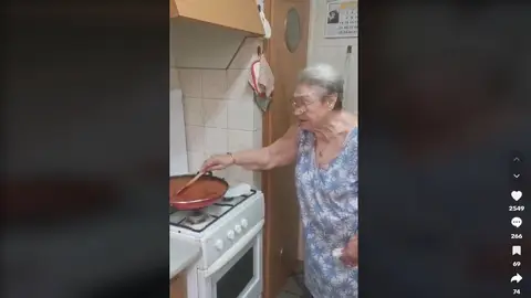El granito de arena de Juanita de 87 años para ayudar tras los efectos de la DANA El granito de arena de Juanita de 87 años para ayudar tras los efectos de la DANA