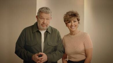 Antena 3 y laSexta ponen el foco en el edadismo en la nueva campaña de Hablando en Plata, protagonizada por Sonsoles Ónega y Alberto Chicote