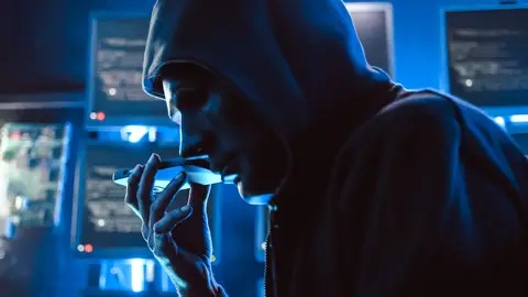 Estafa en la que suplantan tu voz mediante Inteligencia Artificial Estafa en la que suplantan tu voz mediante Inteligencia Artificial