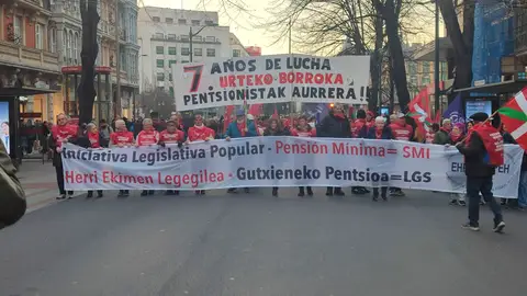 La marcha ha sido secundada por cerca de 1.200 personas, según la organización La marcha ha sido secundada por cerca de 1.200 personas, según la organización