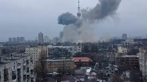 Bombardeo ruso a antenas de telecomunicación en Kiev Bombardeo ruso a antenas de telecomunicación en Kiev