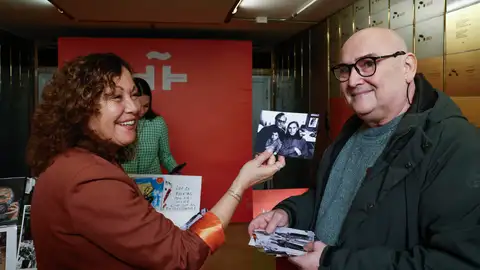 Eulalia Ramón, viuda de Carlos Saura, y Antonio Saura, hijo del cineasta, durante el depósito del legado "in memoriam" del cineasta Eulalia Ramón, viuda de Carlos Saura, y Antonio Saura, hijo del cineasta, durante el depósito del legado "in memoriam" del cineasta