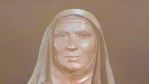 Presentación en la basílica de la Asunción de Alba de Tormes (Salamanca) del rostro original de Santa Teresa Presentación en la basílica de la Asunción de Alba de Tormes (Salamanca) del rostro original de Santa Teresa