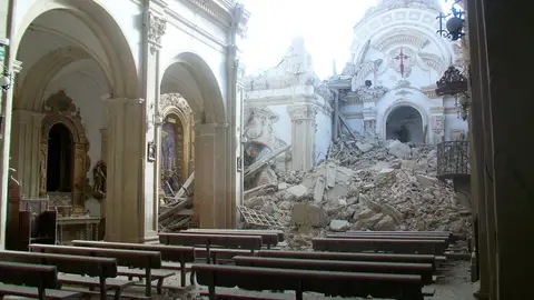 Estado de la iglesia de Santiago, hundida tras el terremoto en Lorca, Murcia Estado de la iglesia de Santiago, hundida tras el terremoto en Lorca, Murcia