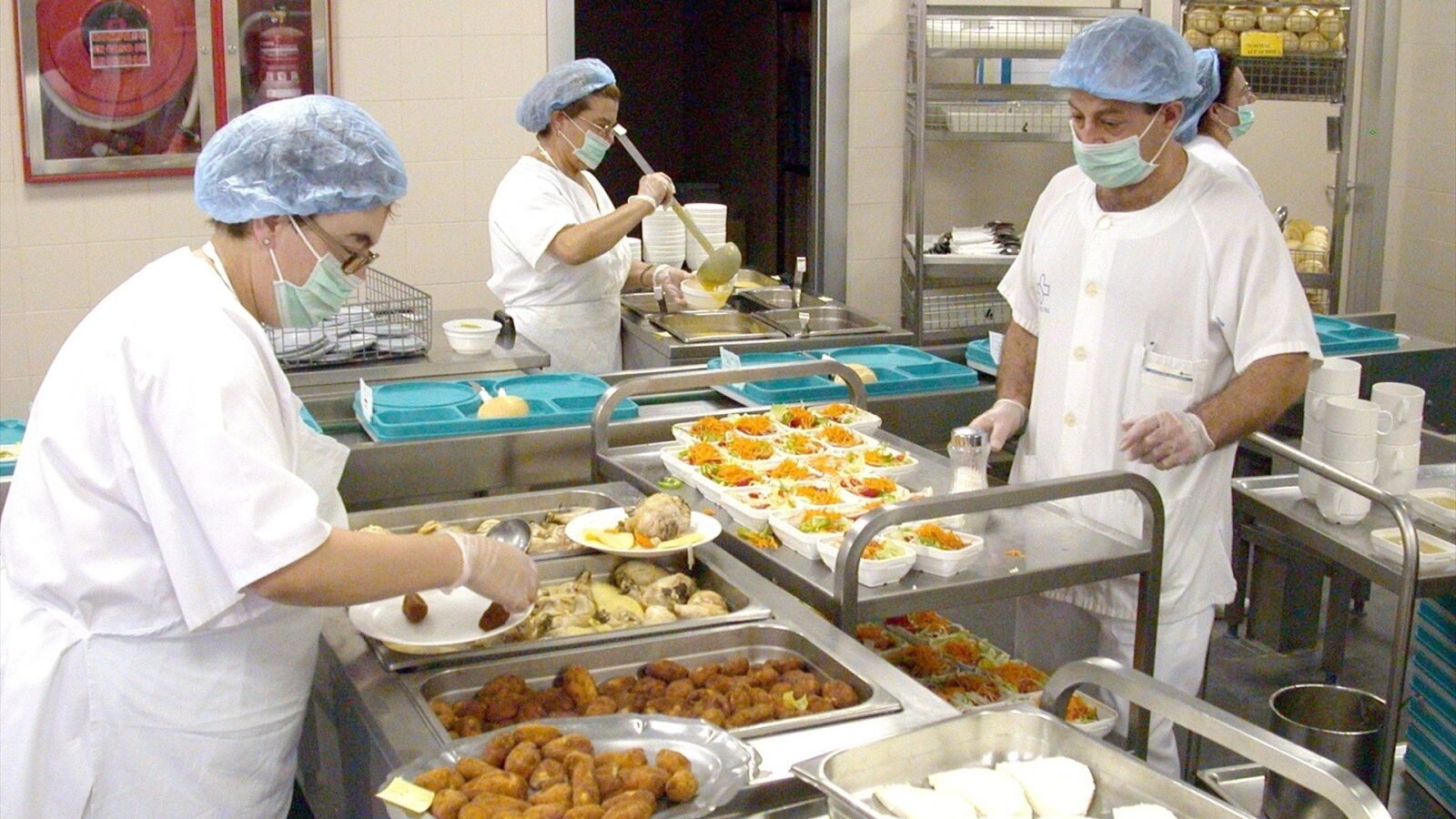 El Gobierno regulará la alimentación en hospitales y residencias para que sea saludable y nutritiva
