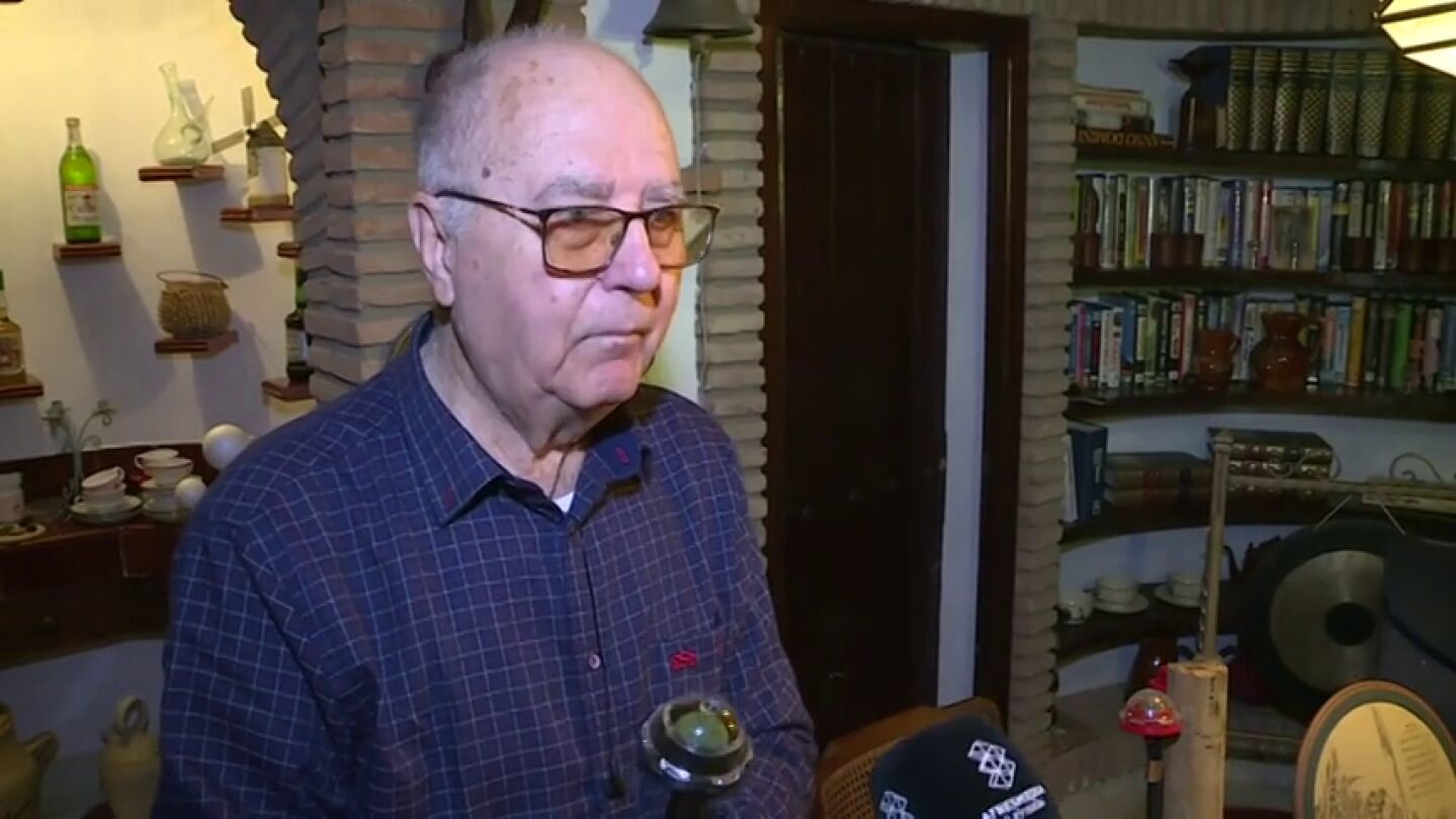Un vecino de Torrox de 84 a&ntilde;os ha puesto en marcha m&aacute;s de 100 inventos 