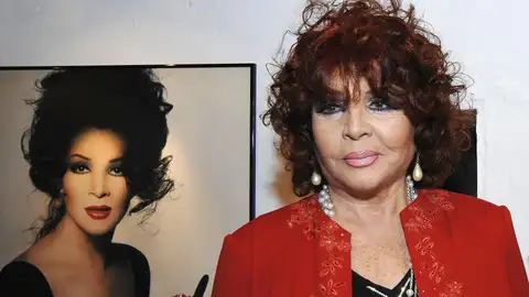 Sara Montiel, en el molino-museo dedicado a ella con motivo de su 80 cumpleaños Sara Montiel, en el molino-museo dedicado a ella con motivo de su 80 cumpleaños