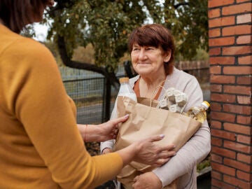 Ayudar a una persona mayor