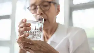 Mujer con Parkinson