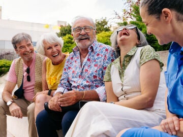Personas mayores sonriendo