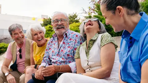Personas mayores sonriendo Personas mayores sonriendo