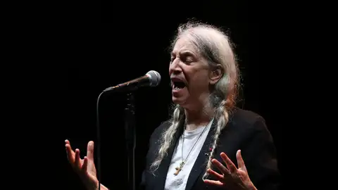 Patti Smith durante una actuación en 2024 Patti Smith durante una actuación en 2024