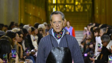 El mandil de la cocina de toda la vida se vuelve un icono de la moda en París