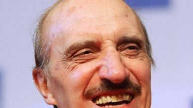 Barcelona coloca una placa en la casa natal de José Sazatornil, Saza