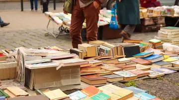 Libros de segunda mano en un mercadillo Libros de segunda mano en un mercadillo