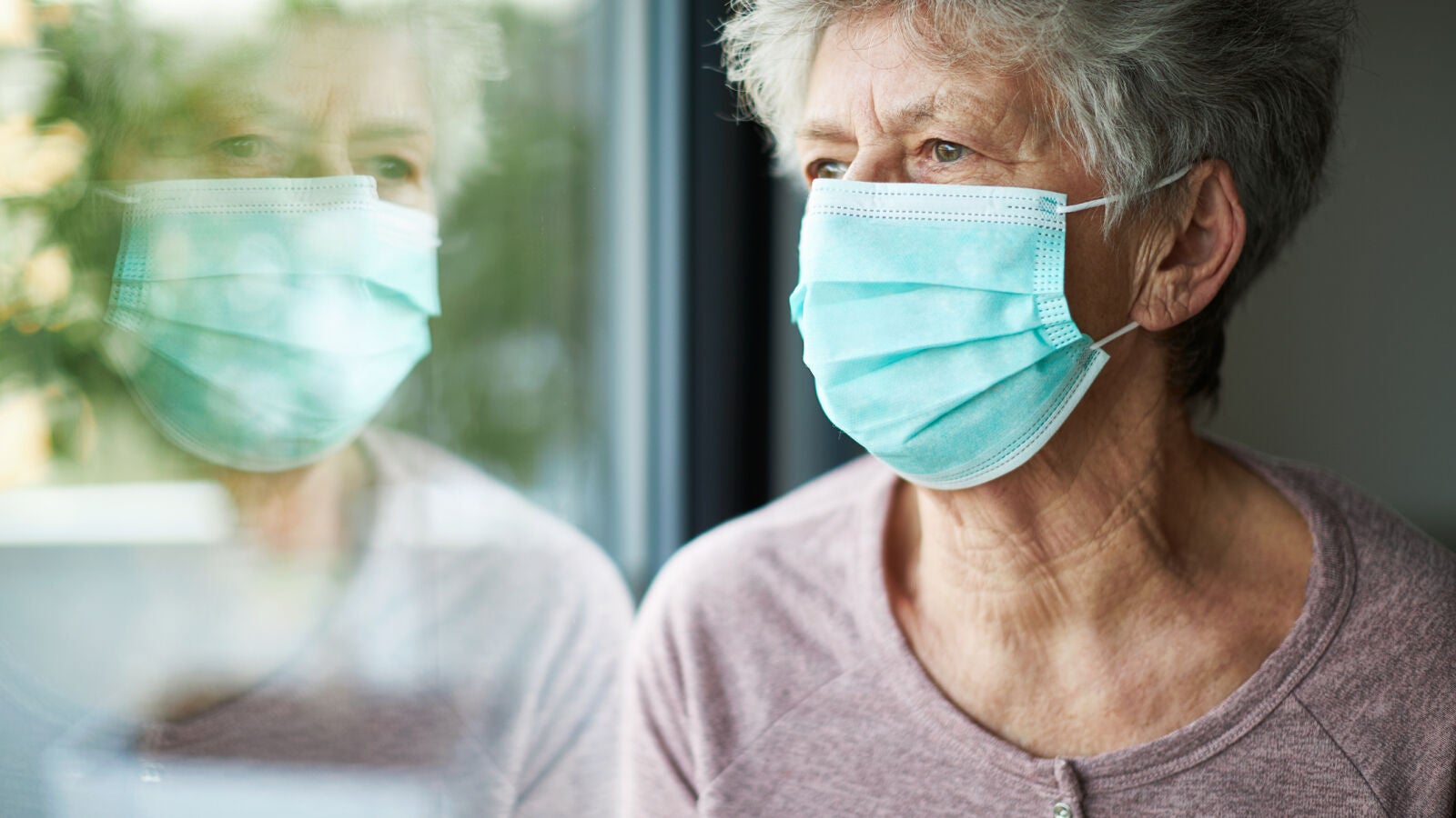 Investigadores revelan que la soledad agravó los problemas de salud mental de los mayores en pandemia