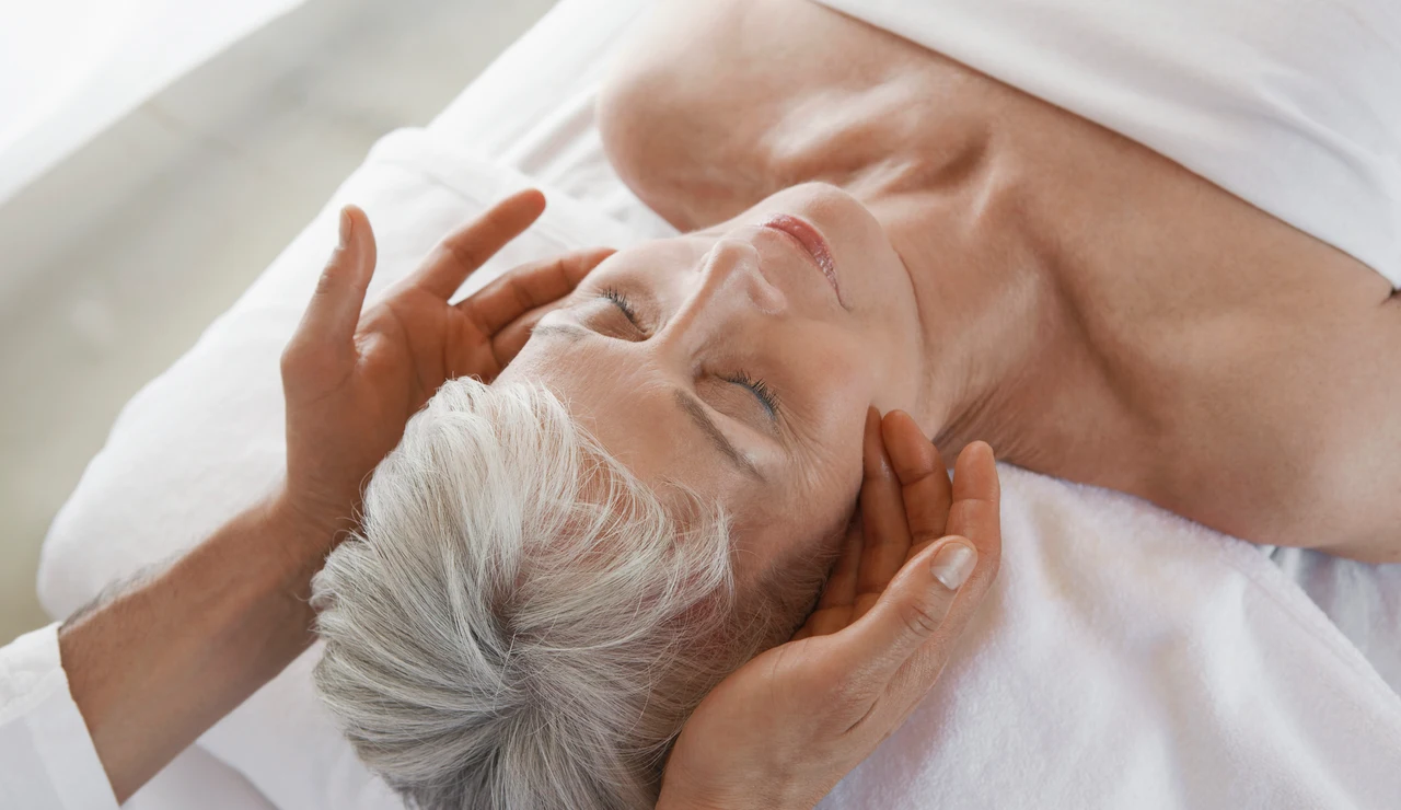 Mujer recibiendo un masaje