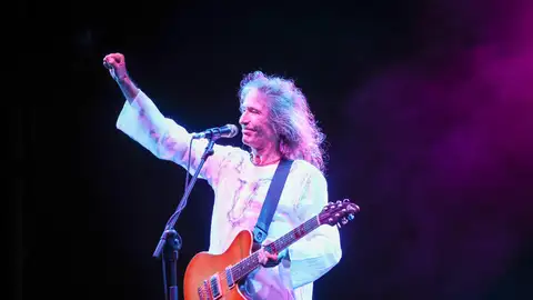 El cantante, guitarrista, compositor y exmiembro de Extremoduro, Robe Iniesta en una imagen de archivo El cantante, guitarrista, compositor y exmiembro de Extremoduro, Robe Iniesta en una imagen de archivo