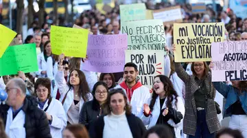 Médicos durante una concentración convocada por el Sindicato Médico contra el Estatuto Marco Médicos durante una concentración convocada por el Sindicato Médico contra el Estatuto Marco
