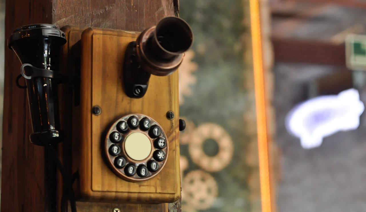 Teléfono antiguo