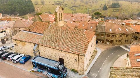 Ofimóvil de CaixaBank en un pueblo de España