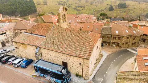 Ofimóvil de CaixaBank en un pueblo de España Ofimóvil de CaixaBank en un pueblo de España