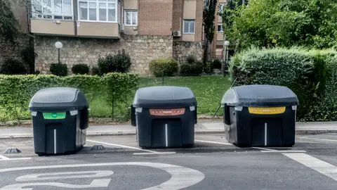 Contenedores de basura Contenedores de basura