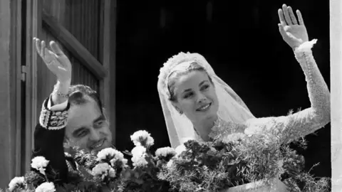 Boda de los príncipes Rainiero y Grace de Mónaco Boda de los príncipes Rainiero y Grace de Mónaco