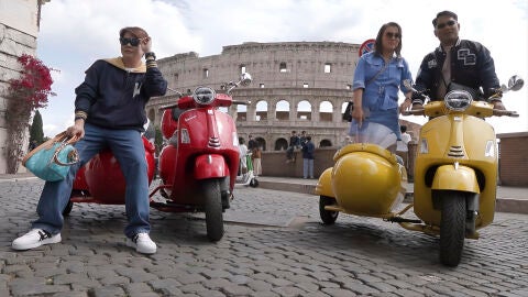Vespas en Roma