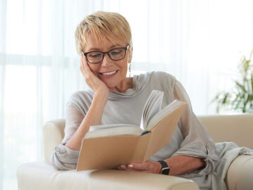 Mujer leyendo