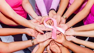 Cómo el envejecimiento transforma el cáncer de mama en una enfermedad más agresiva y mortal según nuevas evidencias científicas