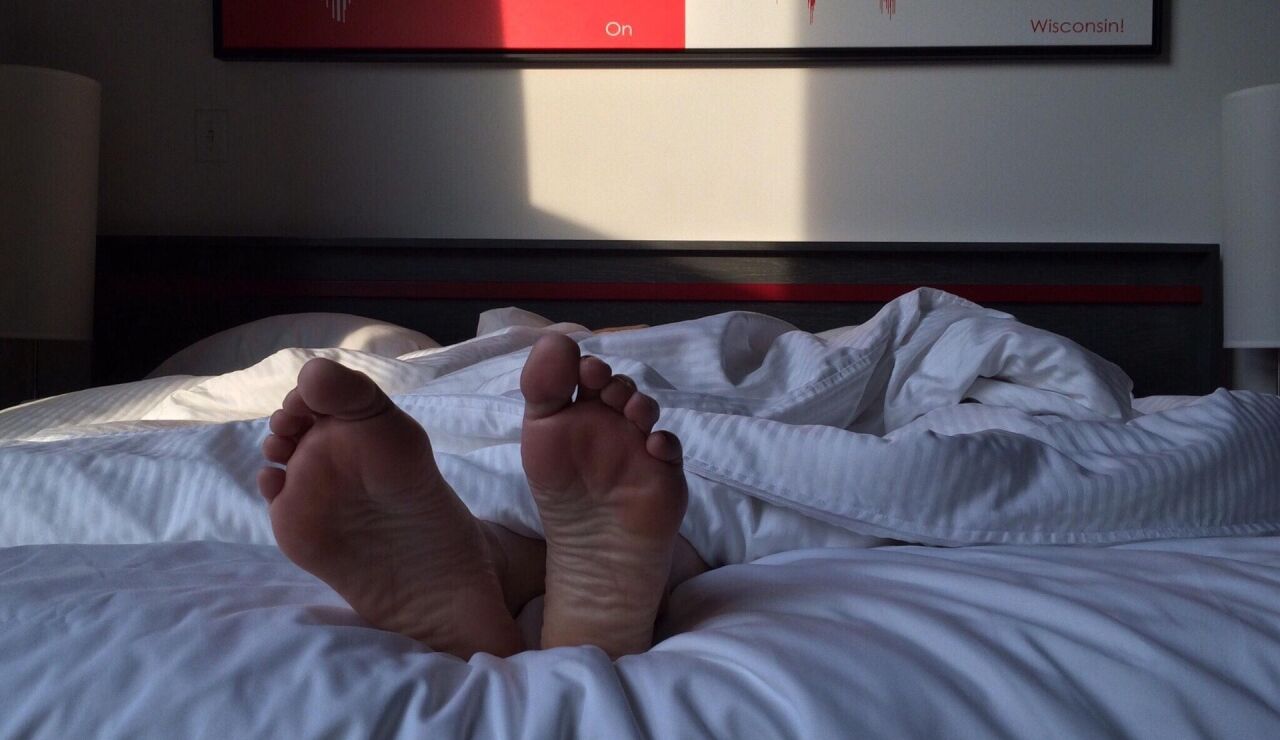 Un estudio desvela que dormir menos de lo recomendado acelera el envejecimiento 