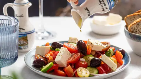 Menús de verano para personas mayores: claves para comer ligero, fresco e hidratado en los meses de calor Menús de verano para personas mayores: claves para comer ligero, fresco e hidratado en los meses de calor